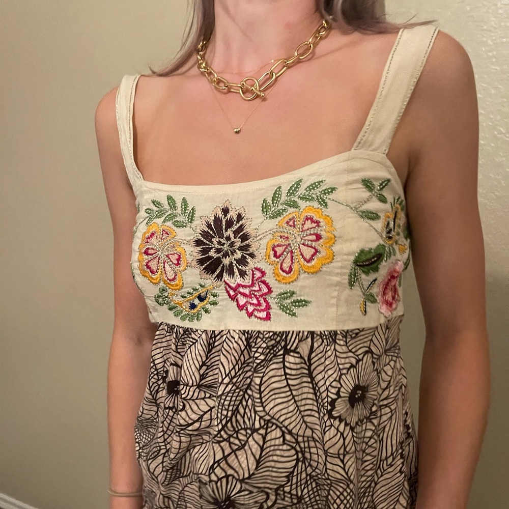 EMBROIDERED TANK TOP